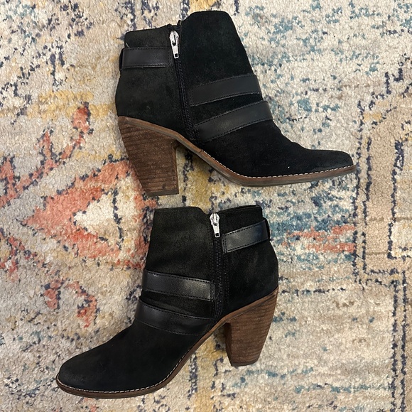 Black nubuck suede Dolce Vita black ankle booties with silver metal accents, 9.5 - Picture 4 of 13